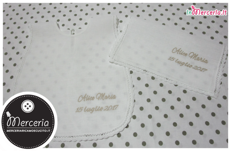 Camicina bavaglino e asciugamano battesimo in lino per Alice Maria