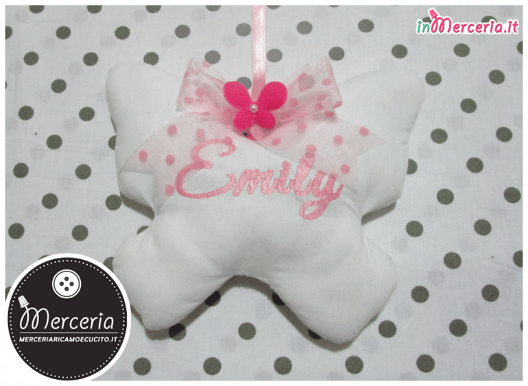 Fiocco nascita con palloncini “È nata una bimba” e farfalla pendente per Emily