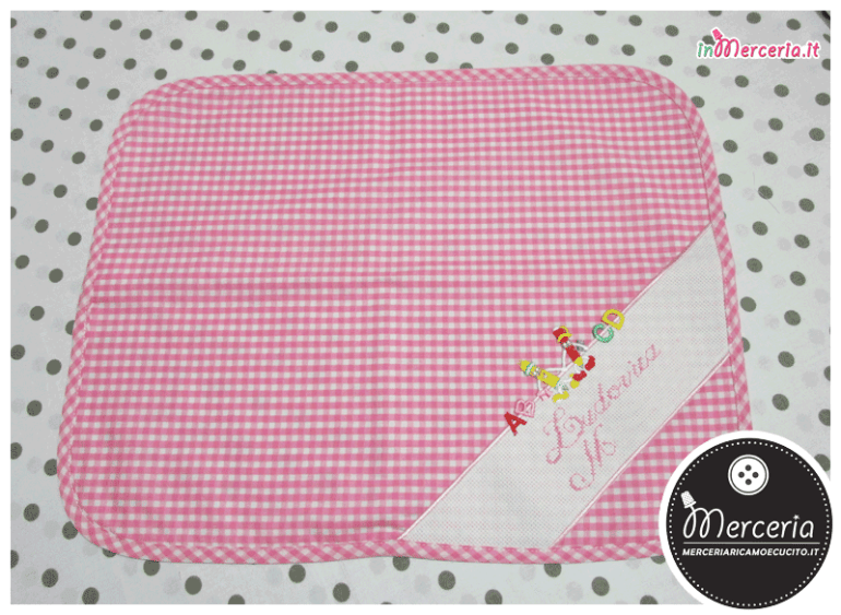 Tovaglietta e bavaglia asilo per Ludovica