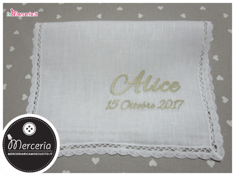 Camicina bavaglino e asciugamano battesimo in lino per Alice