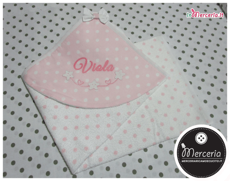 Coprifasciatoio e accappatoio rosa pois con stelline per Viola