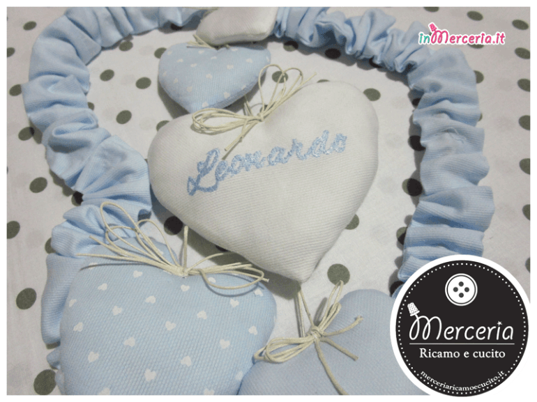 Fiocco nascita cuore celeste con cuorini per Leonardo