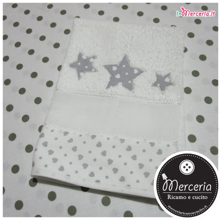 Set asilo cuori con stelle - Sacchetto, asciugamano e bavetta