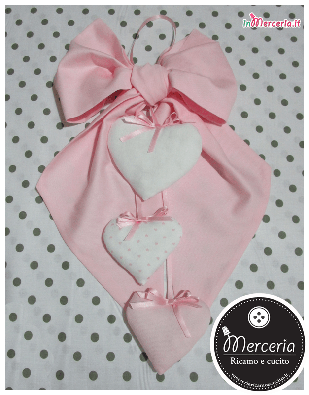 Fiocco nascita con cuori pendenti