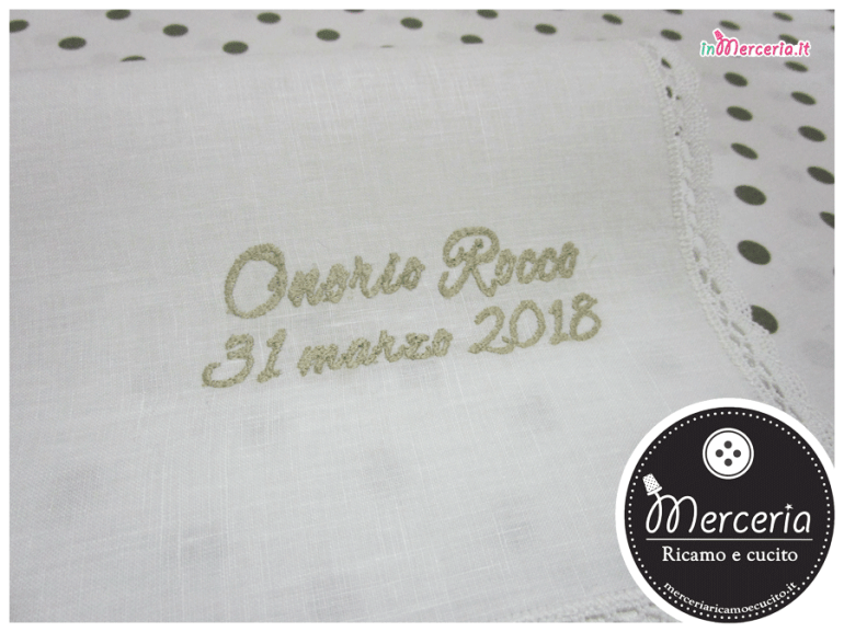 Camicina bavaglino e asciugamano battesimo in lino per Rocco