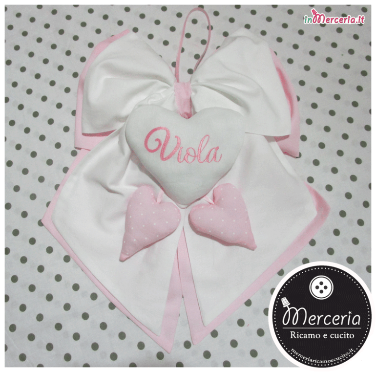 Fiocchi nascita con cuori pendenti per Viola