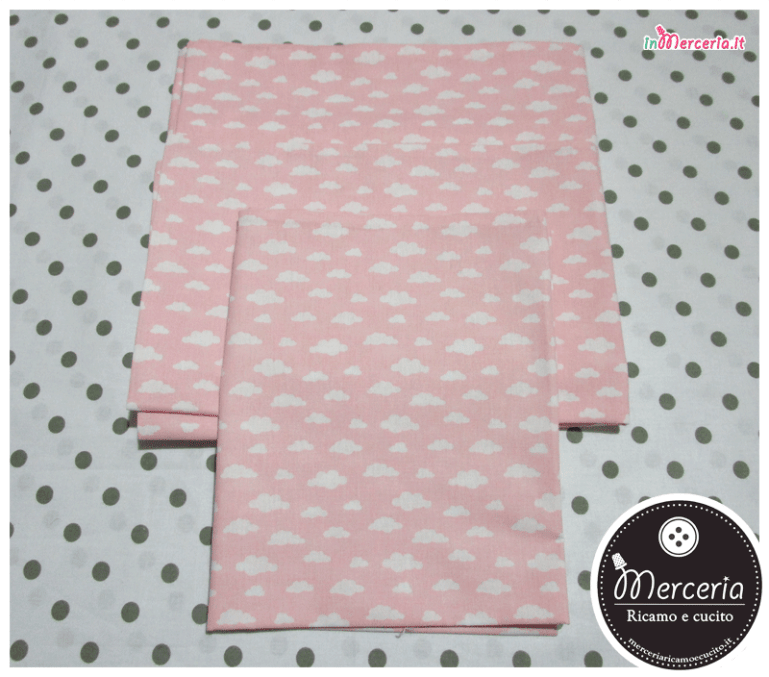 Set per asilo - Asciugamani con cuori, sacchetto coniglio, bavaglini mangia pappa e lenzuolini per Maria Francesca