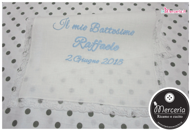 Asciugamano in lino con valenciennes per il battesimo di Raffaele