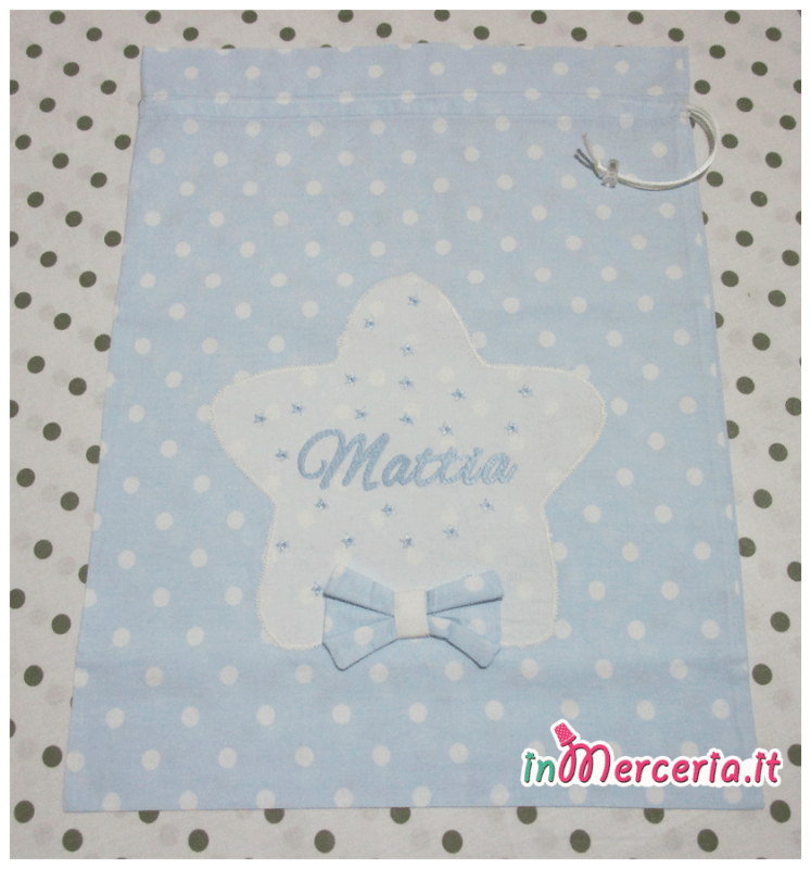 Sacchetto nascita asilo celeste pois con stella per Mattia