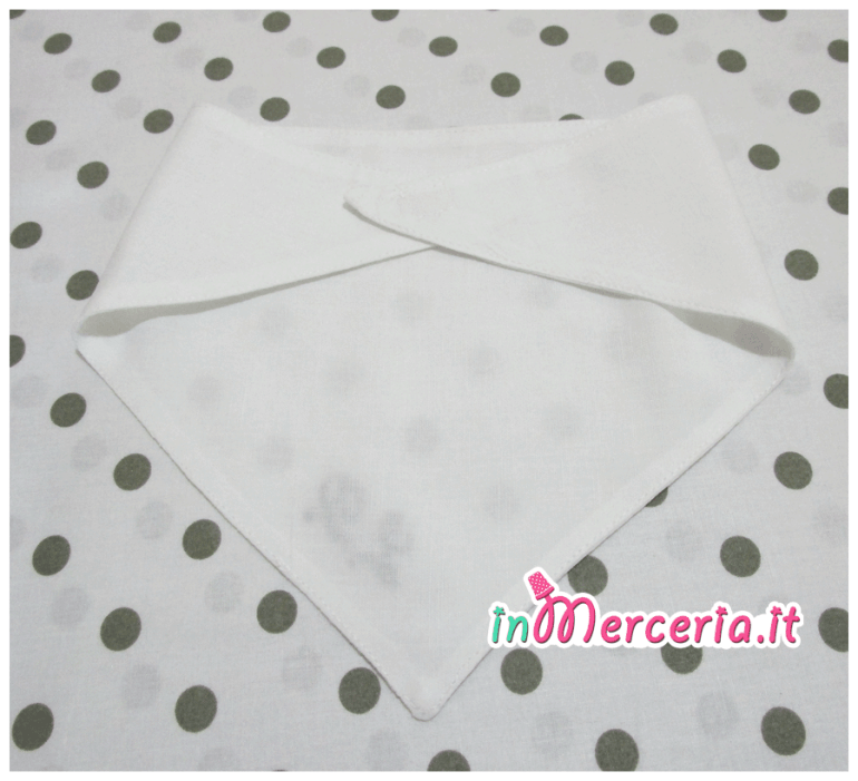 Bavetta bandana con iniziali L.P.