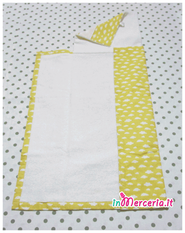 Busta coprifasciatoio giallo con nuvole e aida