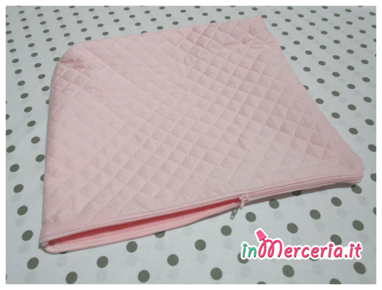 Busta trapuntata con zip