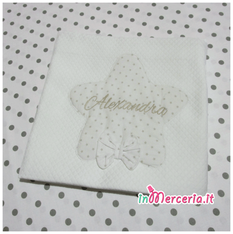 Set nascita - Sacco trapuntato, busta portaoggetti, copertina con stella e bavetta per Alexandra