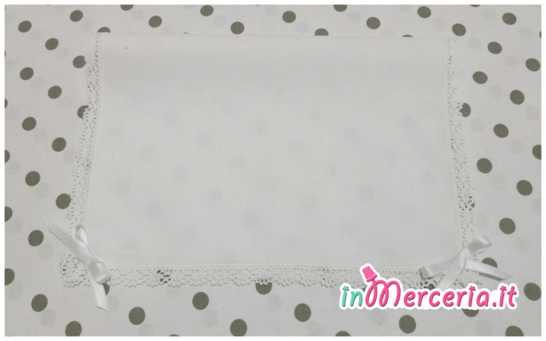 Camicina e asciugamano battesimo in cotone con fiocchetti per Aurora