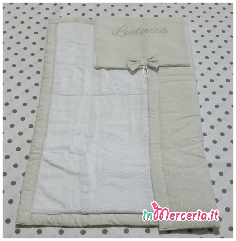 Fasciatoio da viaggio con stelline per Ludovica