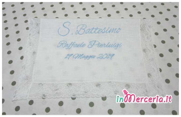 Asciugamano in lino con valenciennes per il battesimo di "Raffaele Pierluigi"