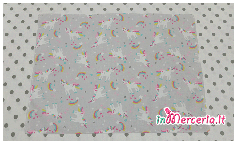 Tovagliette e pochette portaoggetti con unicorni
