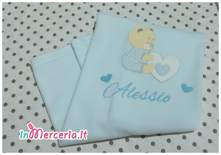 Copertina in pile con orsetto cuore per Alessio