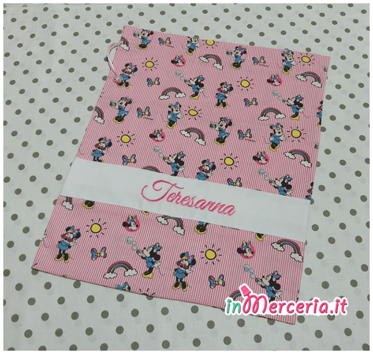 Set asilo Minnie Mouse – Sacchetto, asciugamano, bavetta e tovaglietta per Teresanna