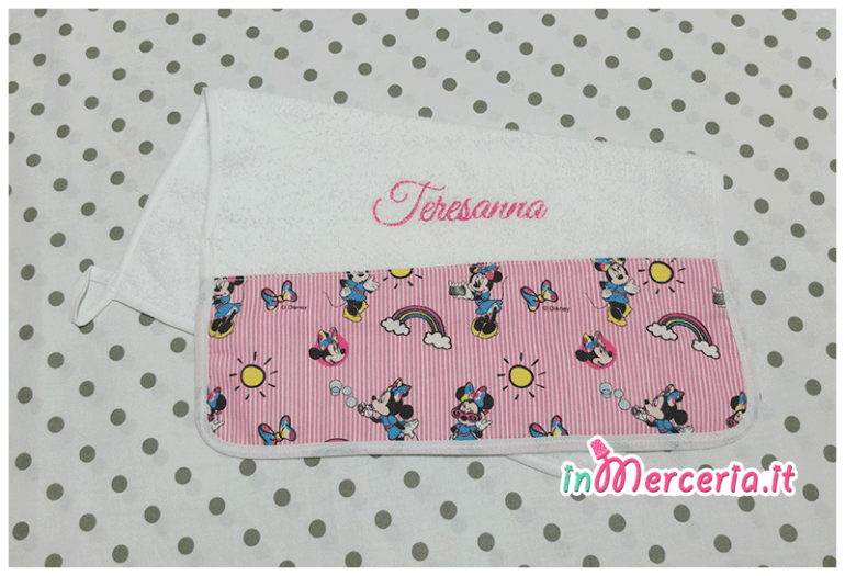 Set asilo Minnie Mouse – Sacchetto, asciugamano, bavetta e tovaglietta per Teresanna