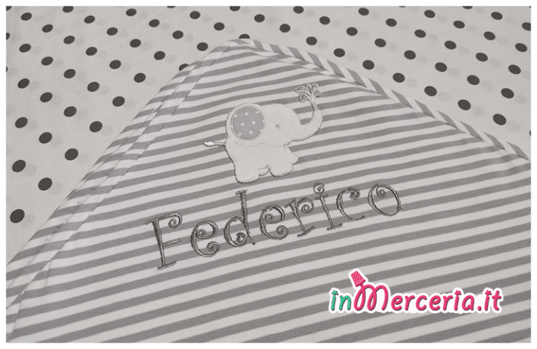 Accappatoio neonato pois e righe con elefante per Federico