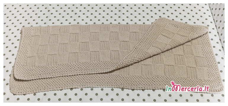 Copertina neonato in lana con quadretti