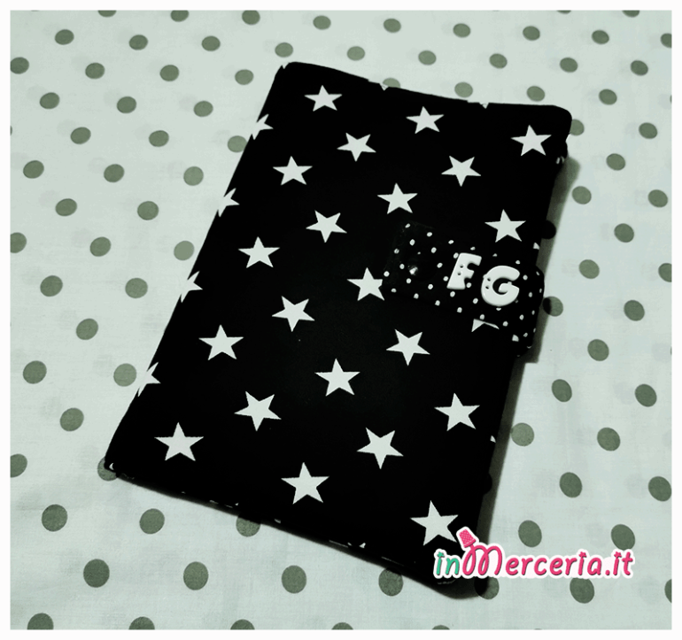 Porta libretto sanitario con iniziali