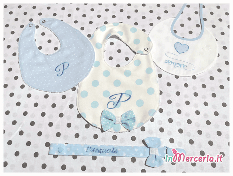 Set nascita neonato - Corredino con beauty, sacchetti nascita e asilo, pochette, bavette, clip portaciuccio, accappatoio, asciugamano, quadrati di garza e bomboniere a forma di nutella per Pasquale