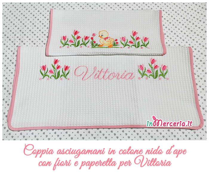 Coppia asciugamani in cotone nido d’ape con fiori e paperetta per Vittoria