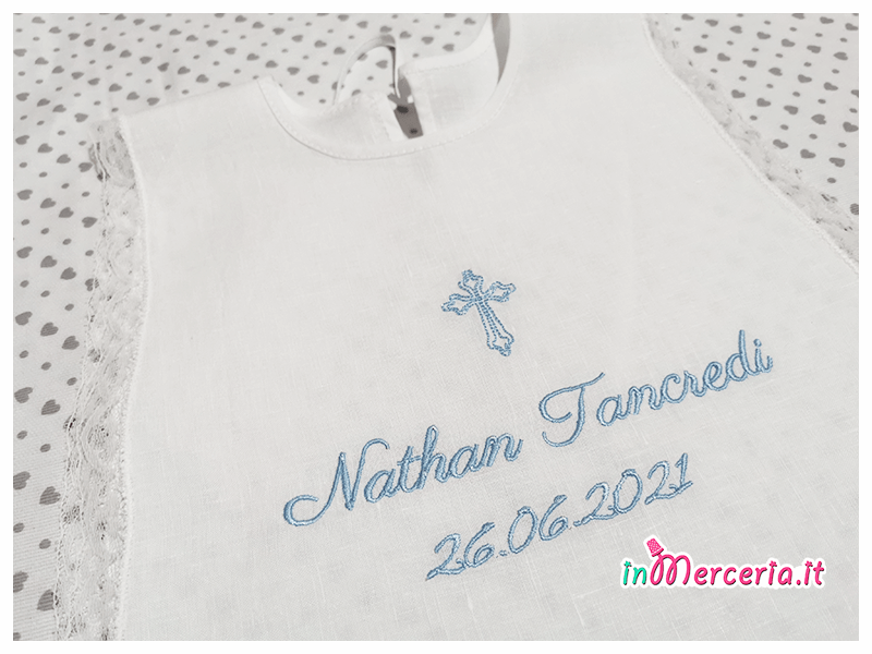 Camicina e asciugamano battesimo in lino con croce per Nathan Tancredi