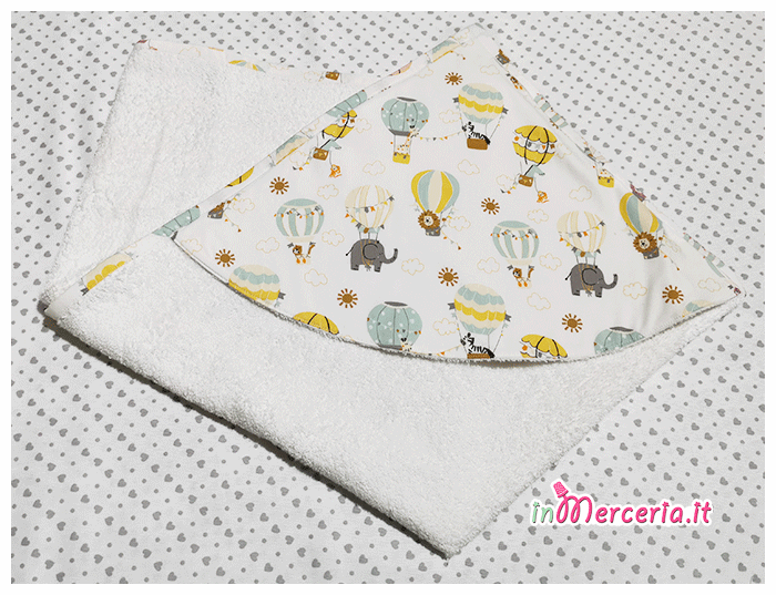 Set nascita - Lenzuolino, accappatoio, asciugamano e quadrato di garza con elefante e leoni
