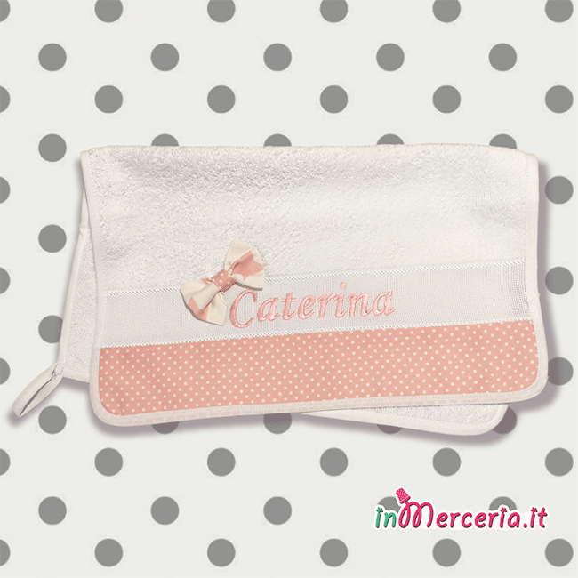 Asciugamano asilo pois con fiocco per Caterina