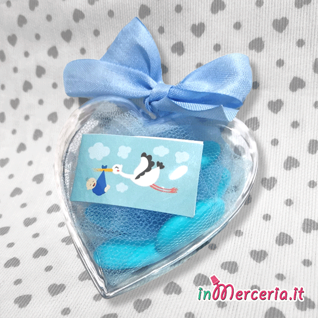 Bomboniera portaconfetti in cuore plexiglass celeste per Alessio